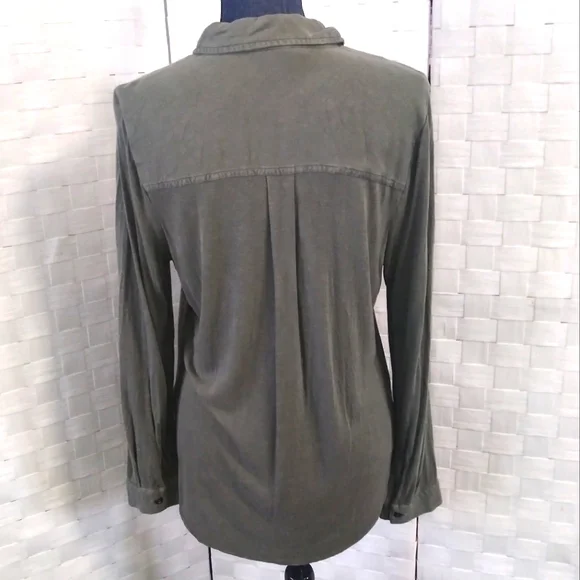 Perfectly Soft/perfectly you L long sleeve olive blouse - Picture 2 of 8